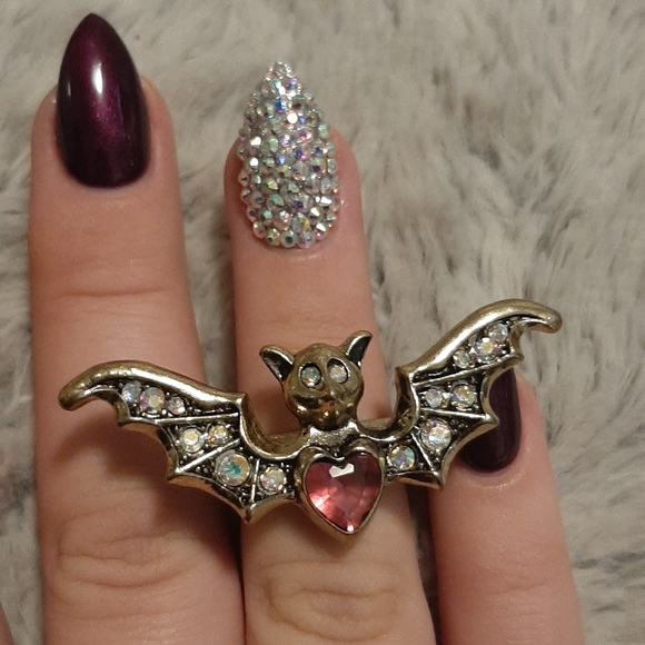 3/$20 - Two sparkly statement rings - Picture 2 of 3